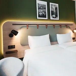 Campanile Aéroport Hotel